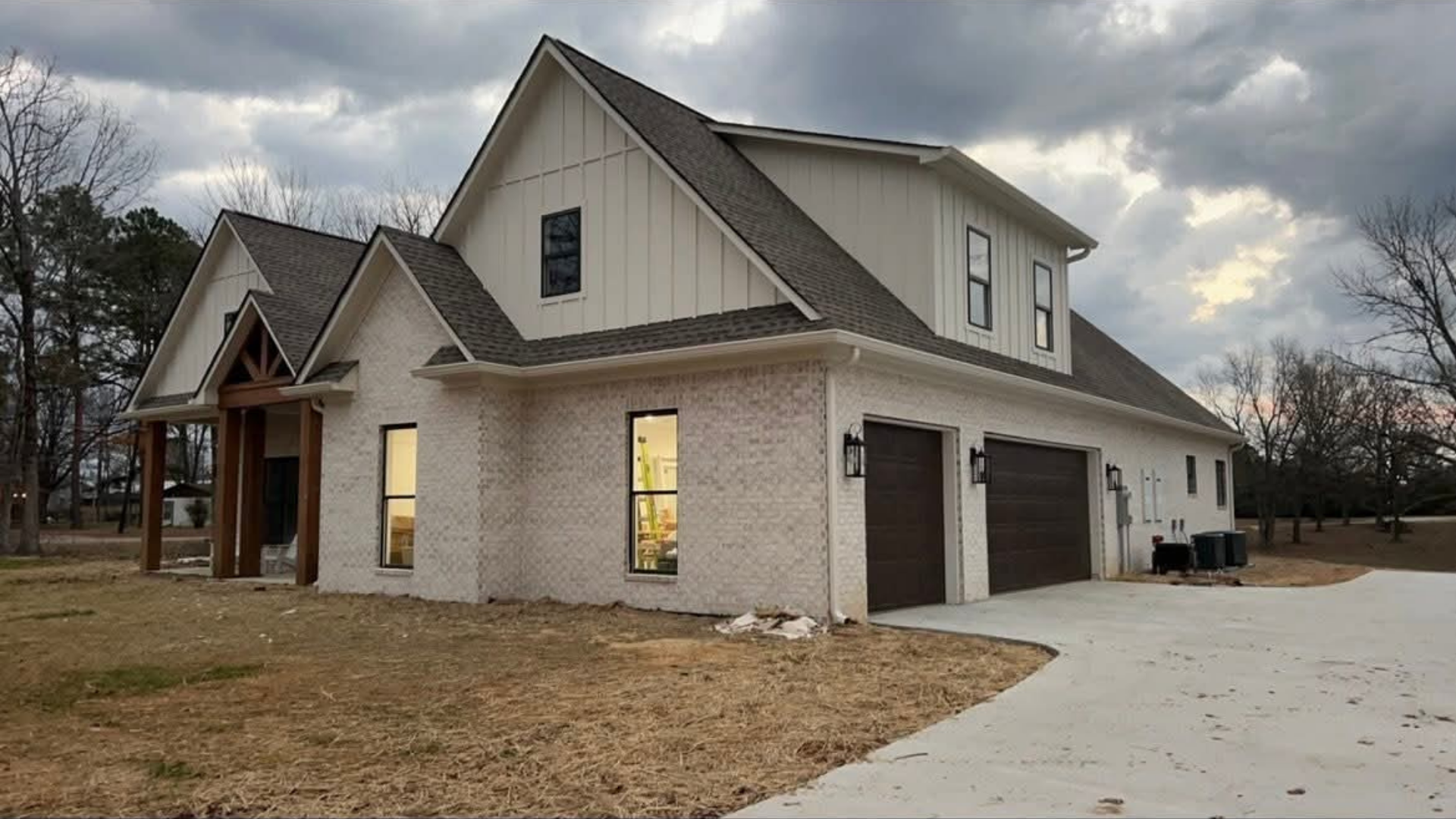 Seamless Gutter Installation in Fulton, MS